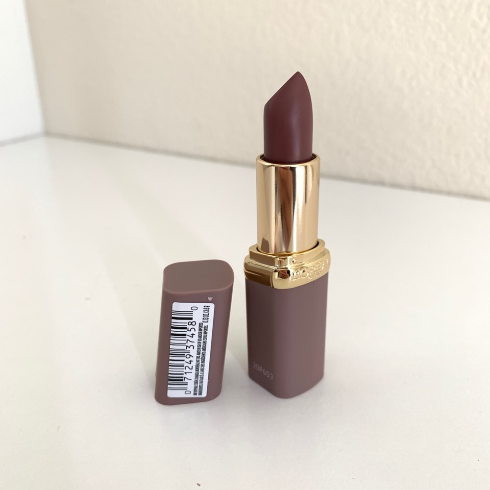 L’Oreal Colour Riche lipstick in Bold Mauve 979